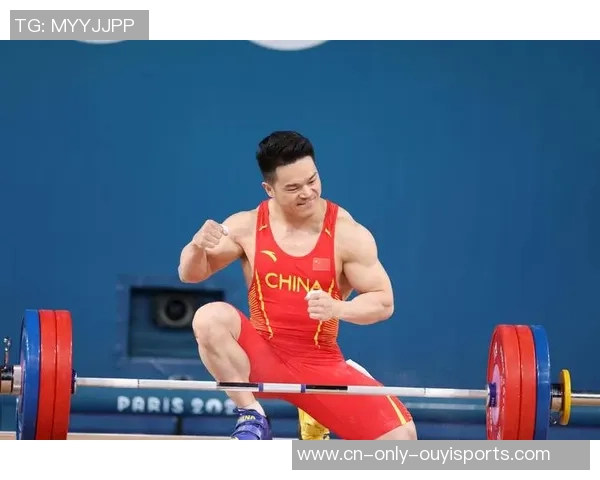 举重奥运冠军石智勇含泪退役，亲吻杠铃离别，背上布满针眼